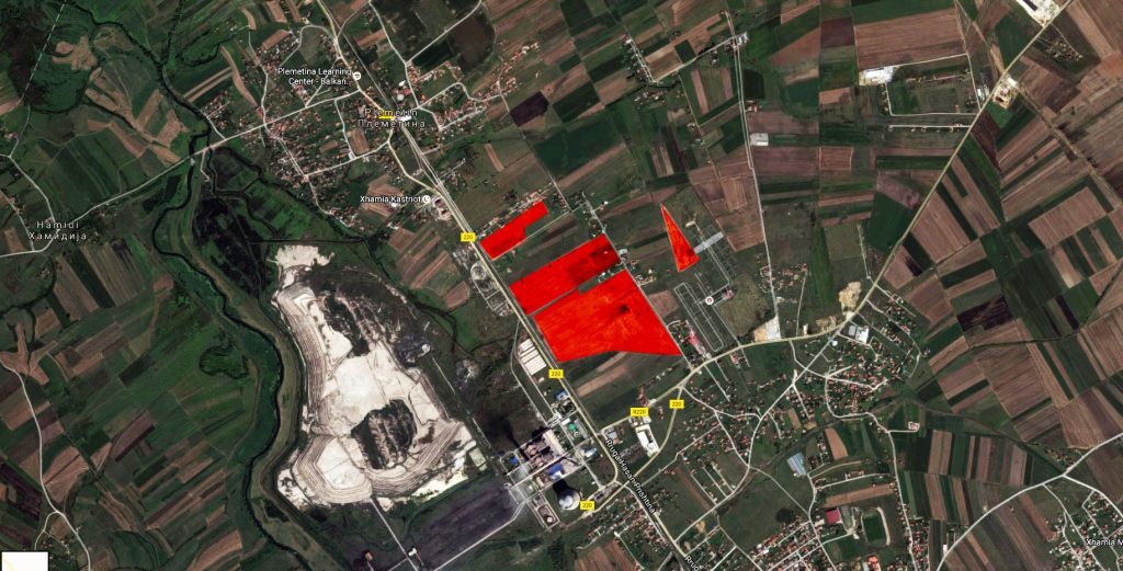 Toka me sipërfaqe prej 23 hektarëve e privatizuar nga AKP-ja. Atë tokë e ndanë vetëm një rrugë me Termocentralin Kosova B dhe me vendin potencial të termocentralit të ri. 