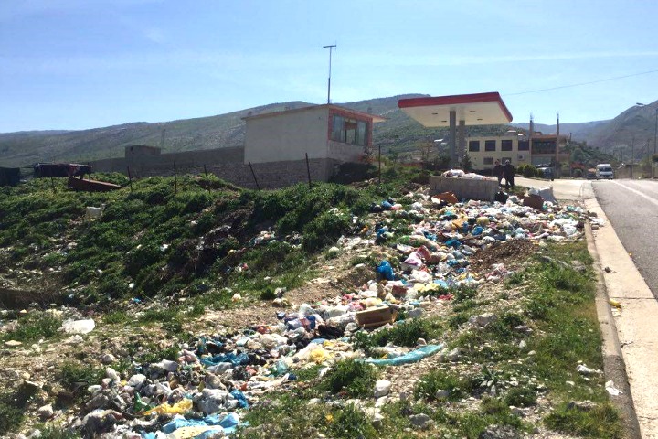 Mbeturina të hedhura në Lazarat | Foto: F. Mejdini