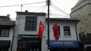 flamujt-shqiptar-e-turk-foto-kallxo-001
