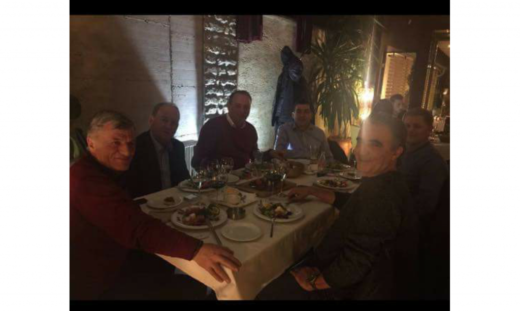 Pamja nga darka e kryeprokurorit Imer Beka me njerëz të LDK-së - Foto: Facebook