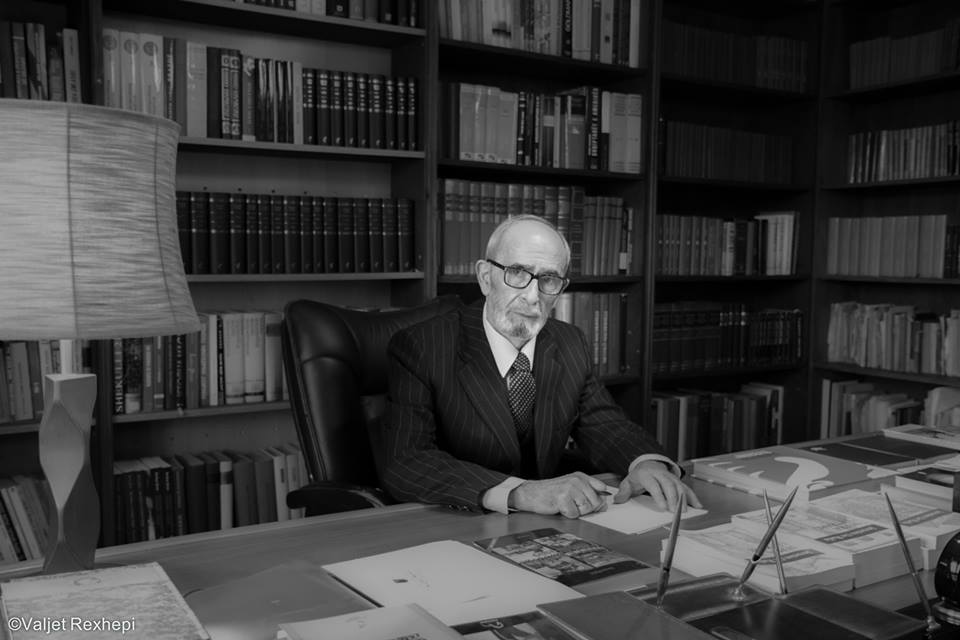 Kurti për Qosjen: Populli shqiptar nuk ka një akademik tjetër bashkëkohor i cili kaq shumë kontribuoi për gjuhën dhe kombin tonë