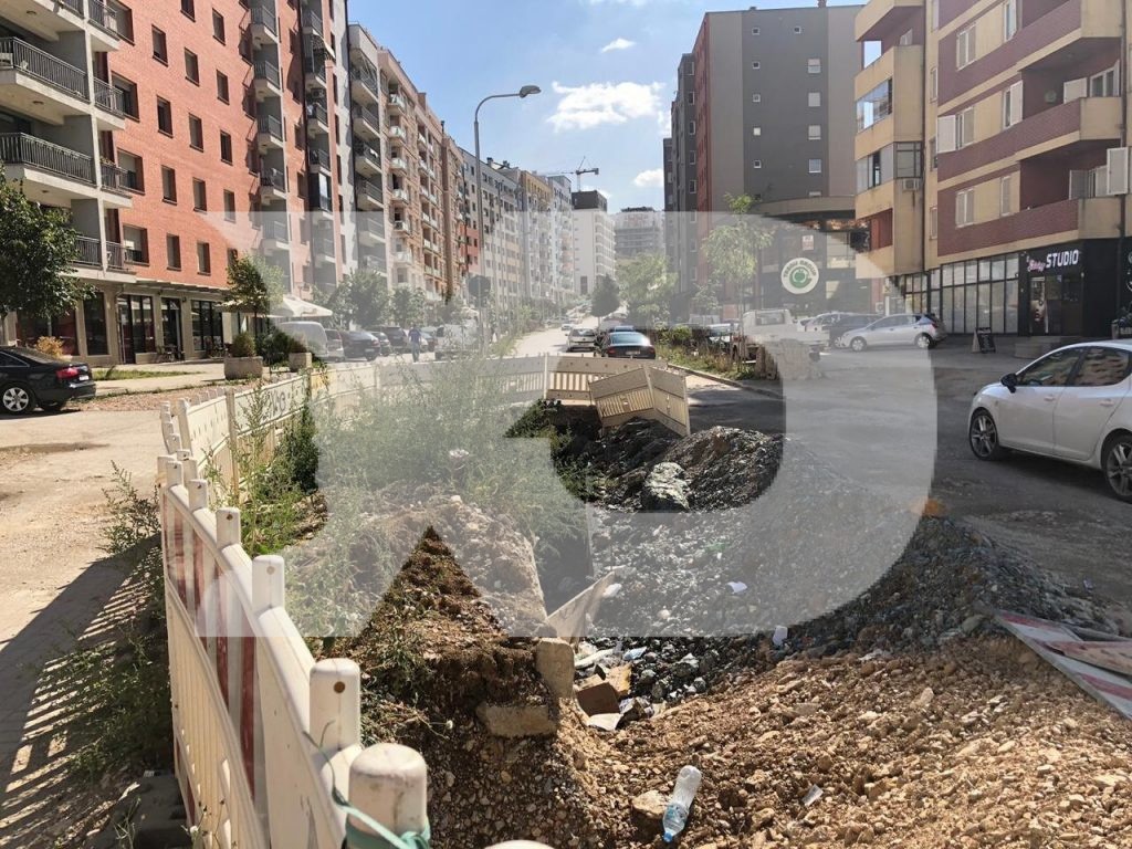 Gjendja e rrugës dhe shtratit të lumit në Lagjen Kalabria - Shtator 2019