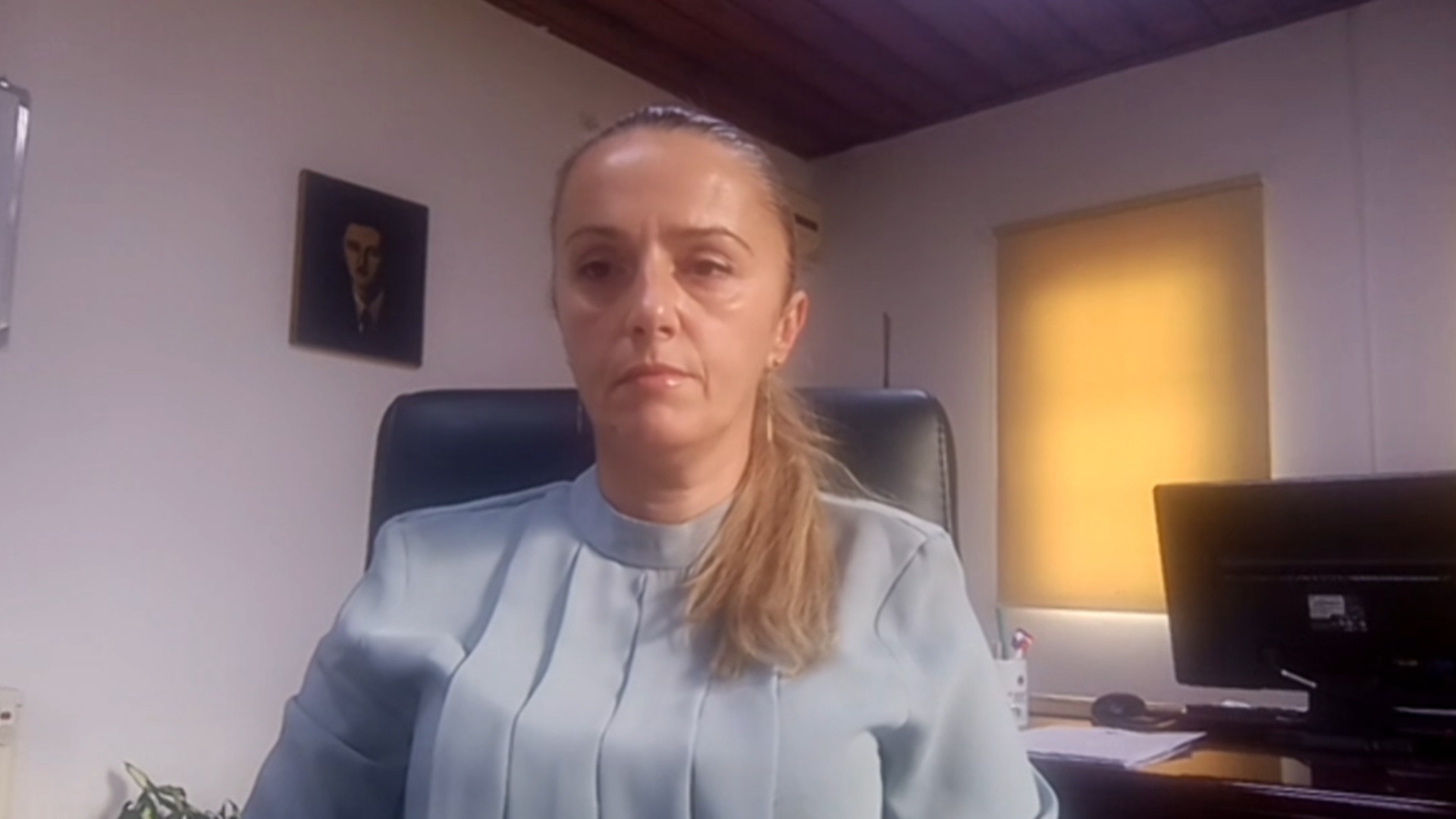 Drejtoresha e Arsimit në Gjakovë pro testimit të mësimdhënësve