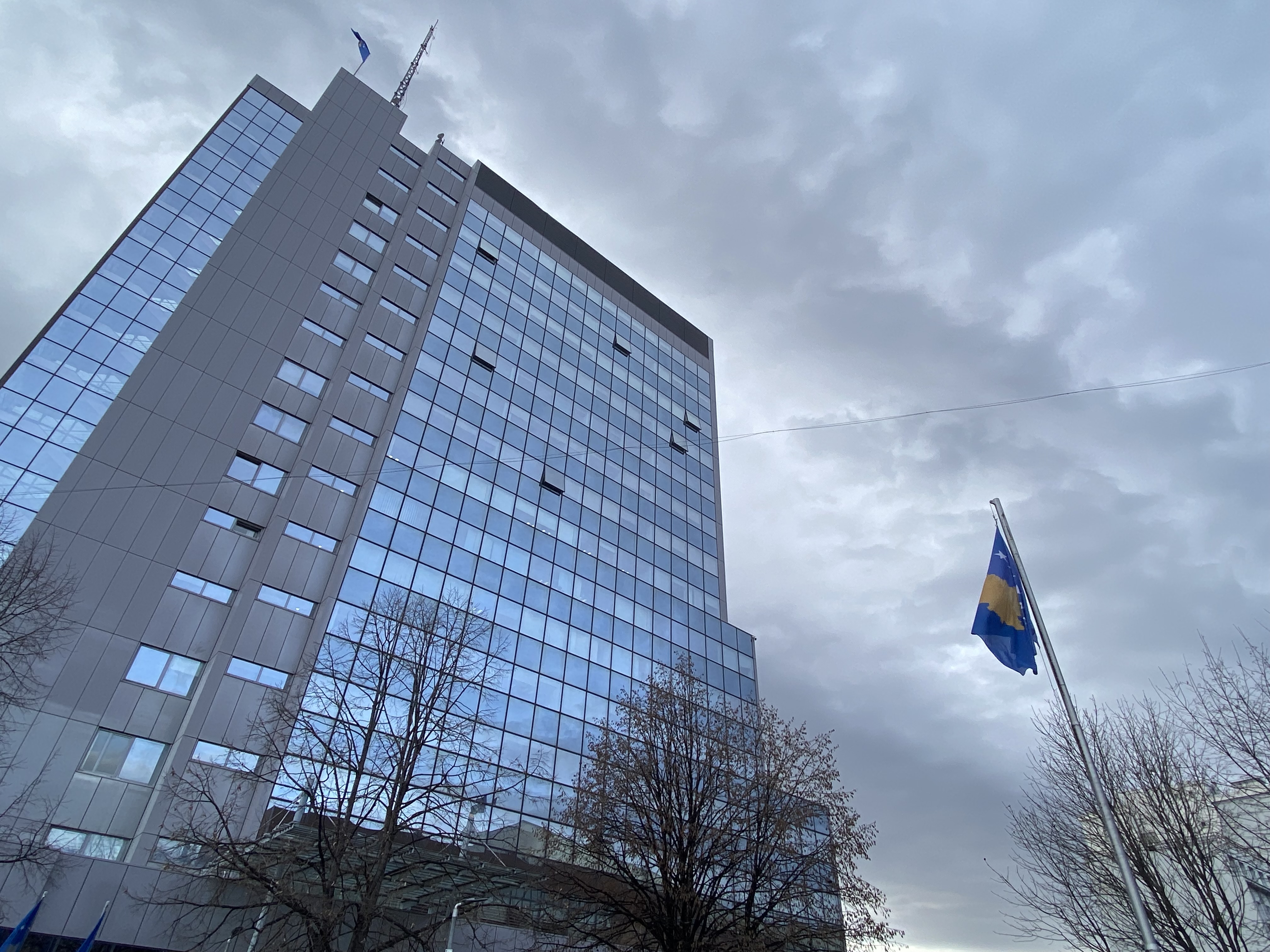 Rreth 200 milionë litra karburant të importuara në katër muaj, ja sa përfitojë shteti