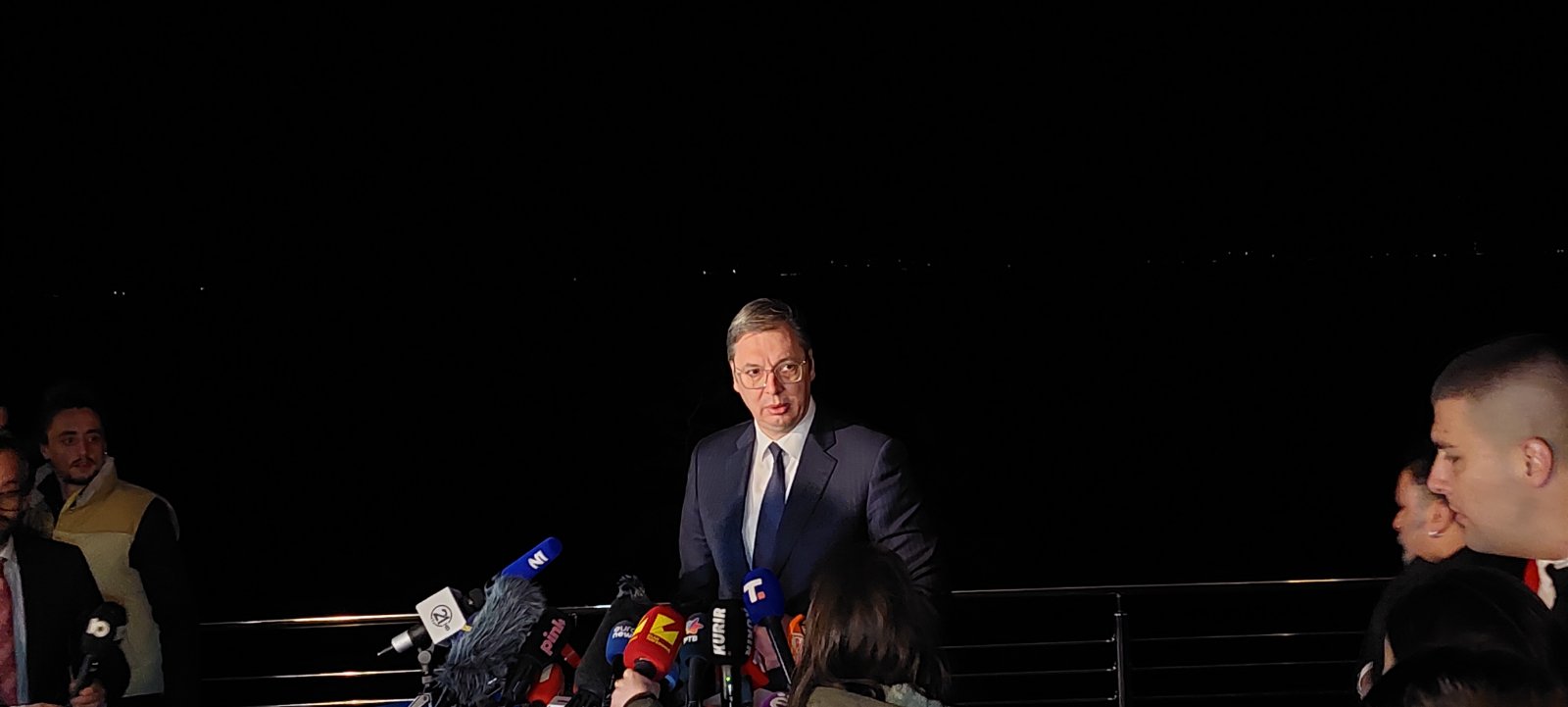 Vuçiq pa detaje rreth  ditëve të vështira  për Serbinë