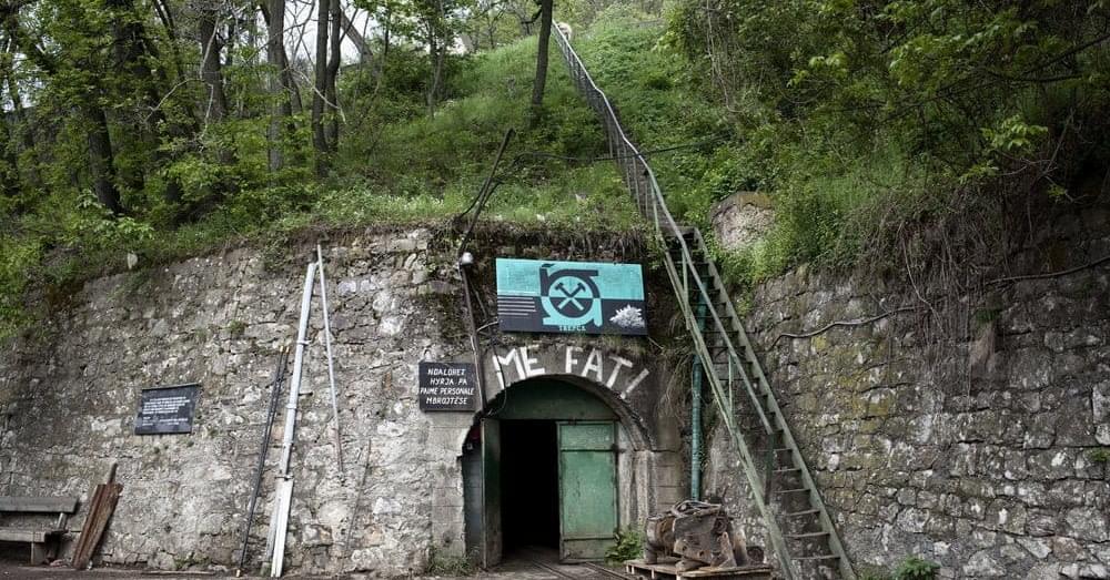 Pretendime për shkarkime e degradime në pozitë ndaj ish-punëtorëve të minierës ‘Trepça’ në Stan Tërg (VIDEO)