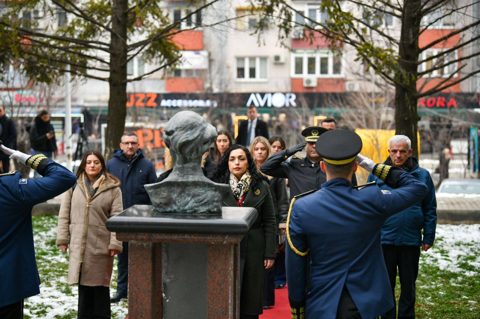 Osmani bën homazhe në 43 vjetorin e vrasjes së Jusuf e Bardhosh Gërvallës dhe Kadri Zekës