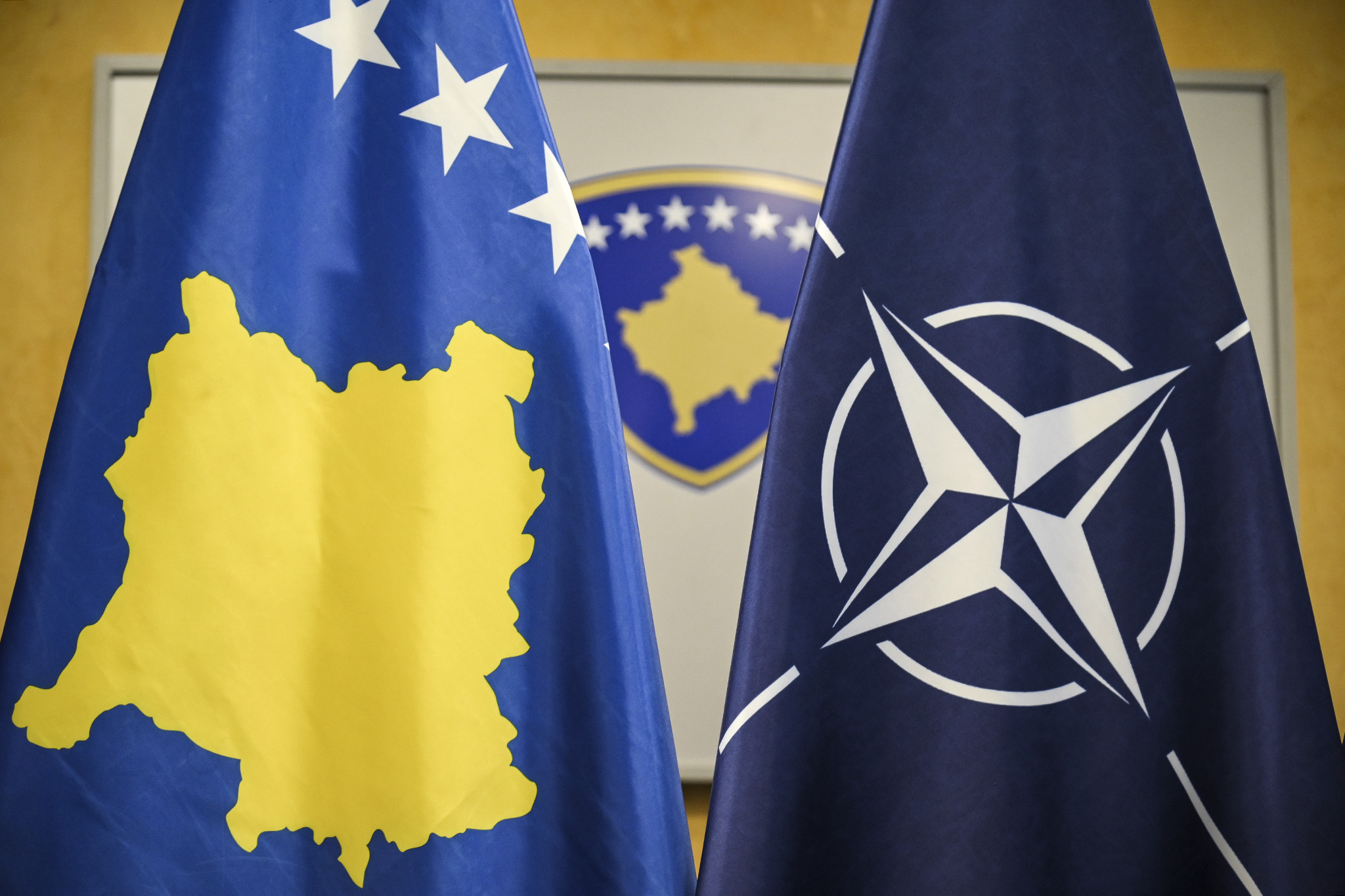 Delegacioni i Komitetit Ushtarak të NATO-s vizitë në Kosovë, Policia paralajmëron për ndërprerje të qarkullimit të trafikut në disa rrugë