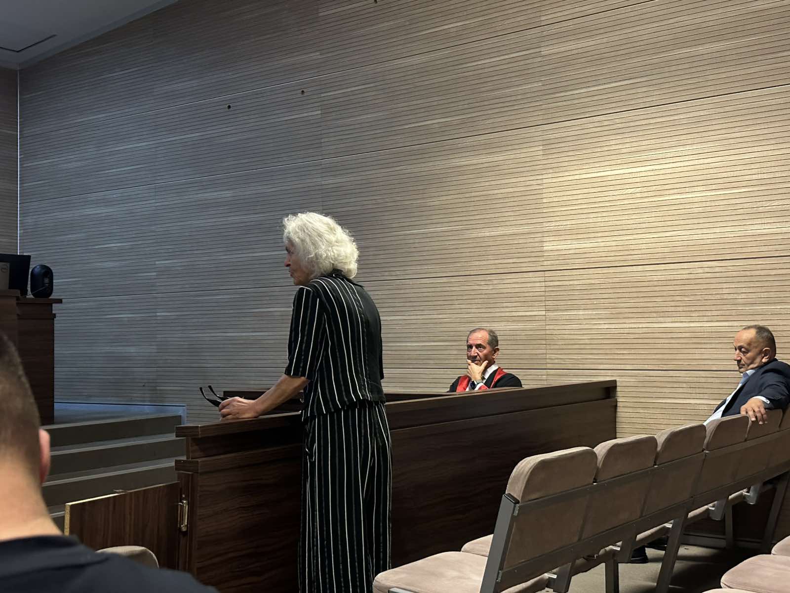 Dështon seanca gjyqësore ndaj avokates Shemsije Sheholli dhe përmbaruesit Isak Islami