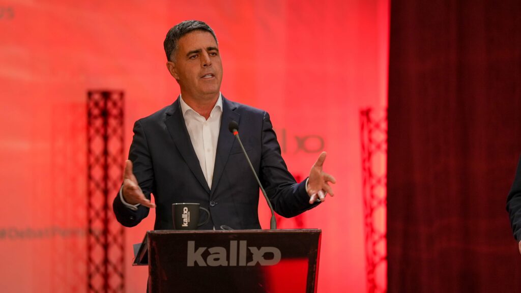 Kandidati i AAK-së për kryetar të Gjilanit, Nazim Gagica në Debat Përnime | Foto: Kallxo.com