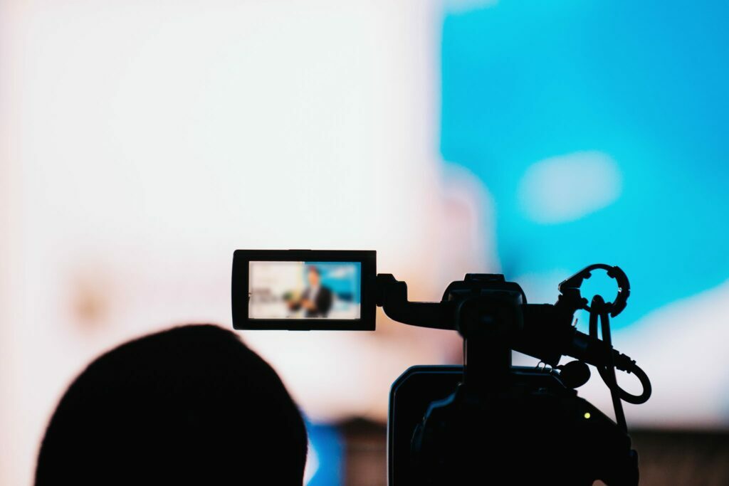 Kosovës i duhet të harmonizojë legjislacionin për media dhe Inteligjencë Artificiale me standardet e BE-së