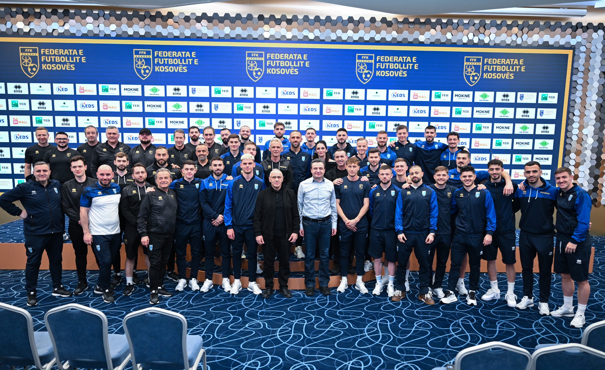 Kurti viziton Kombëtaren para ndeshjes me Turqinë: Pas jush është jo vetëm një shtet, por një komb i tërë