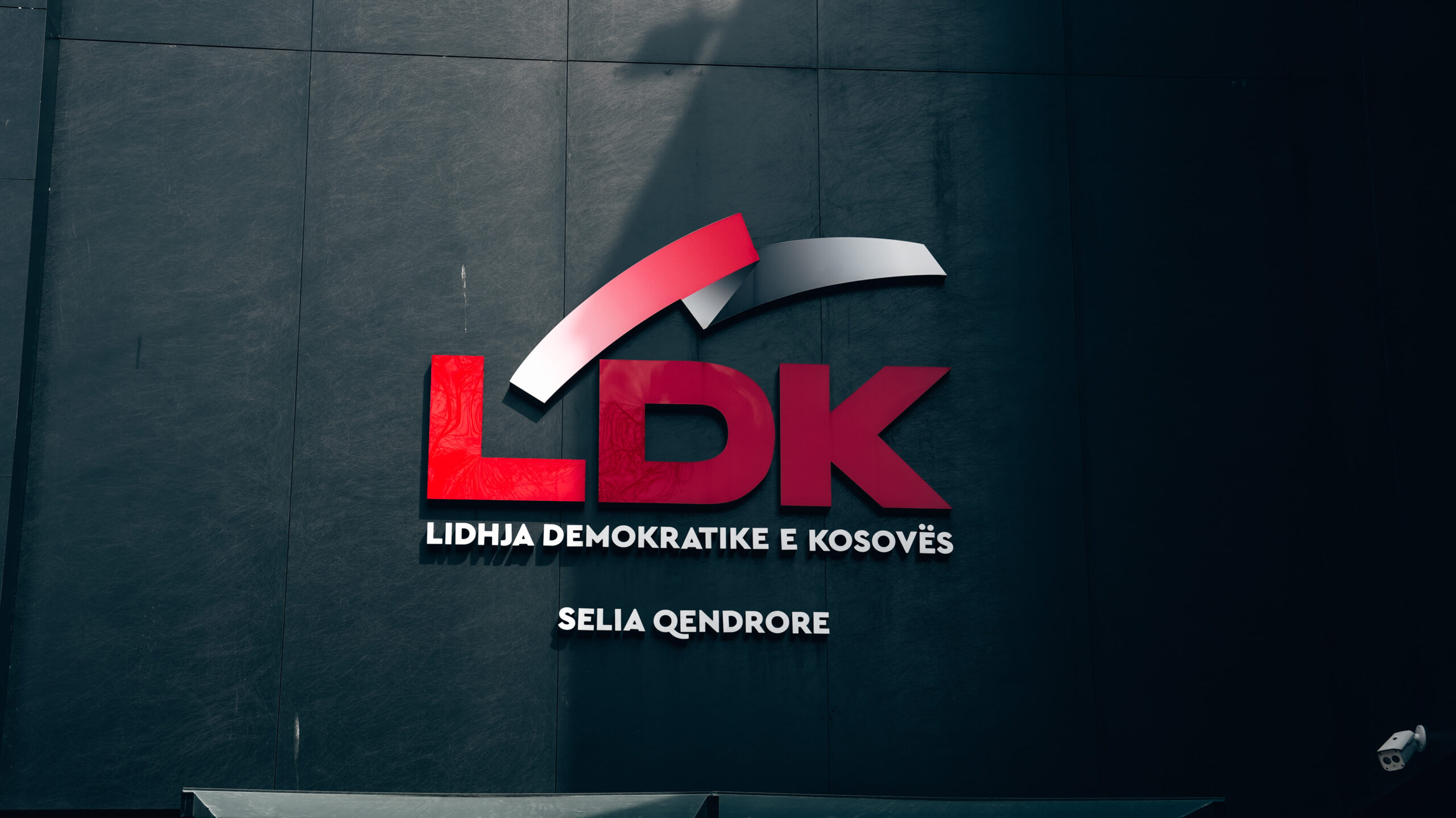 LDK dorëzon disa dëshmi në KEDS, pretendon se njehësorët po faturojnë qytetarët me çmim të shtrenjtë kur tarifa është në të lirën