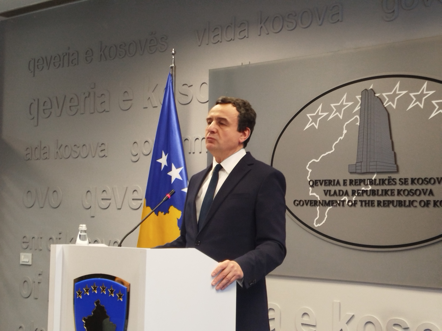 Kurti propozon që të shfaqet ekspozita e saktë dhe e plotë për masakrat në të gjitha komunat e Kosovës