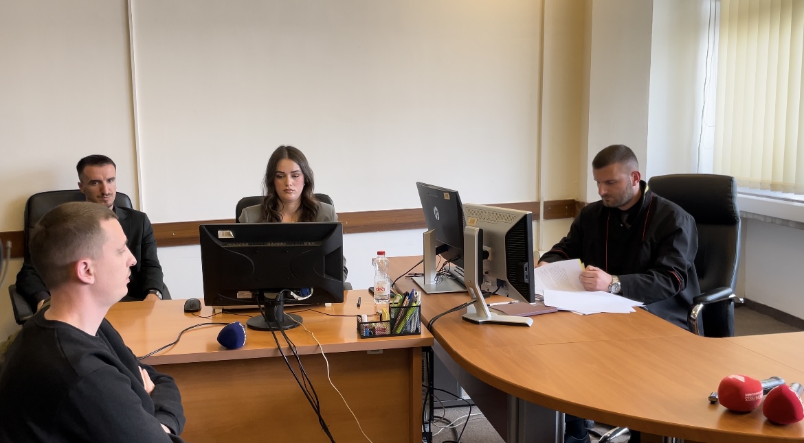 Dy policë dëshmuan në gjykimin e kryetarit të Mitrovicës së Veriut