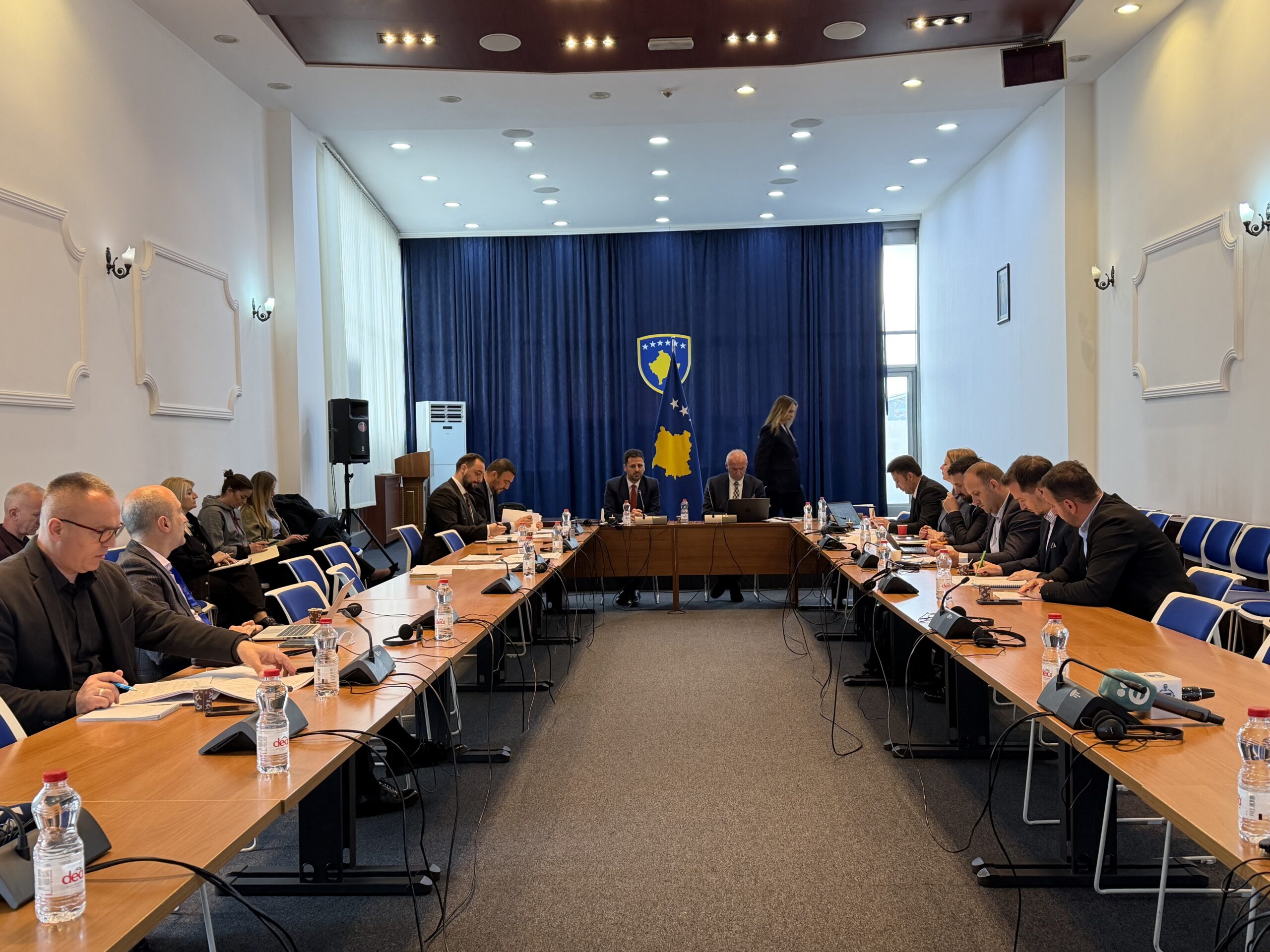 Mbahet dëgjim publik për Projektligjin për Byronë për Konfiskimin e Pasurisë, mungon opozita