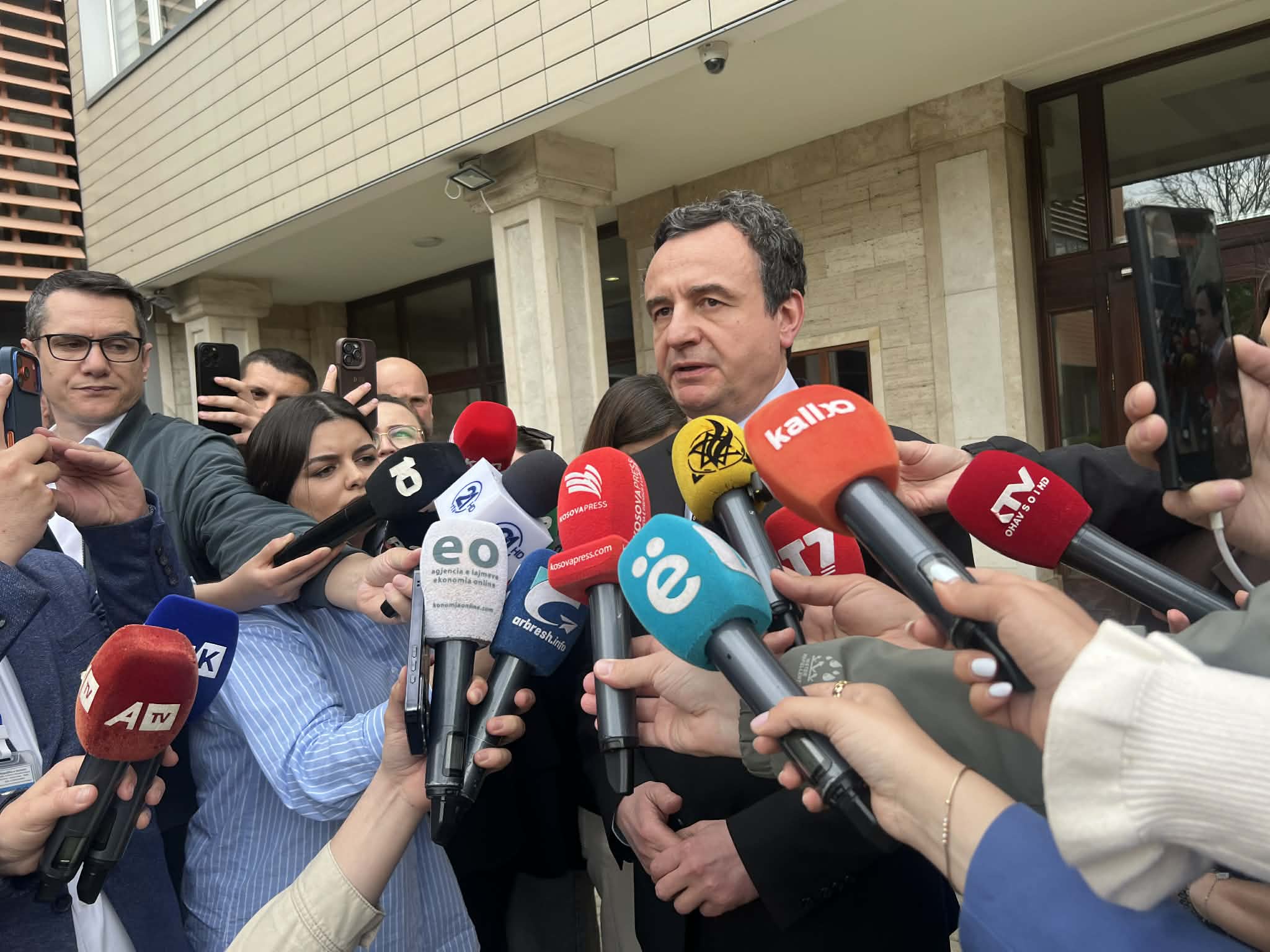 Takimi i pasuksesshëm me Abdixhikun, Kurti tregon se cilat pozita ia ofroi LDK-së në Qeveri e Kuvend