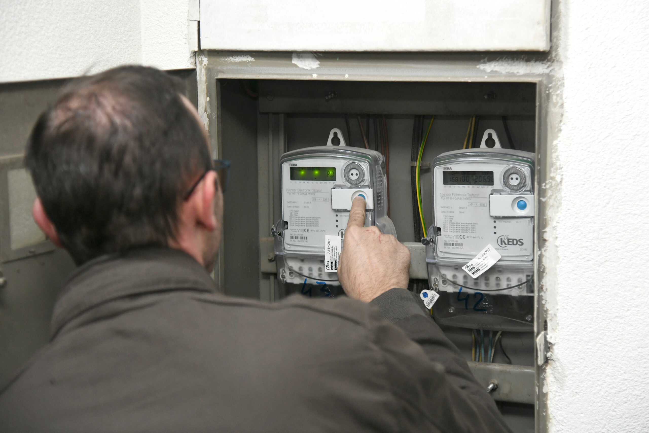 MINTI gjobit KEDS-in në lidhje me njehsorët e energjisë elektrike