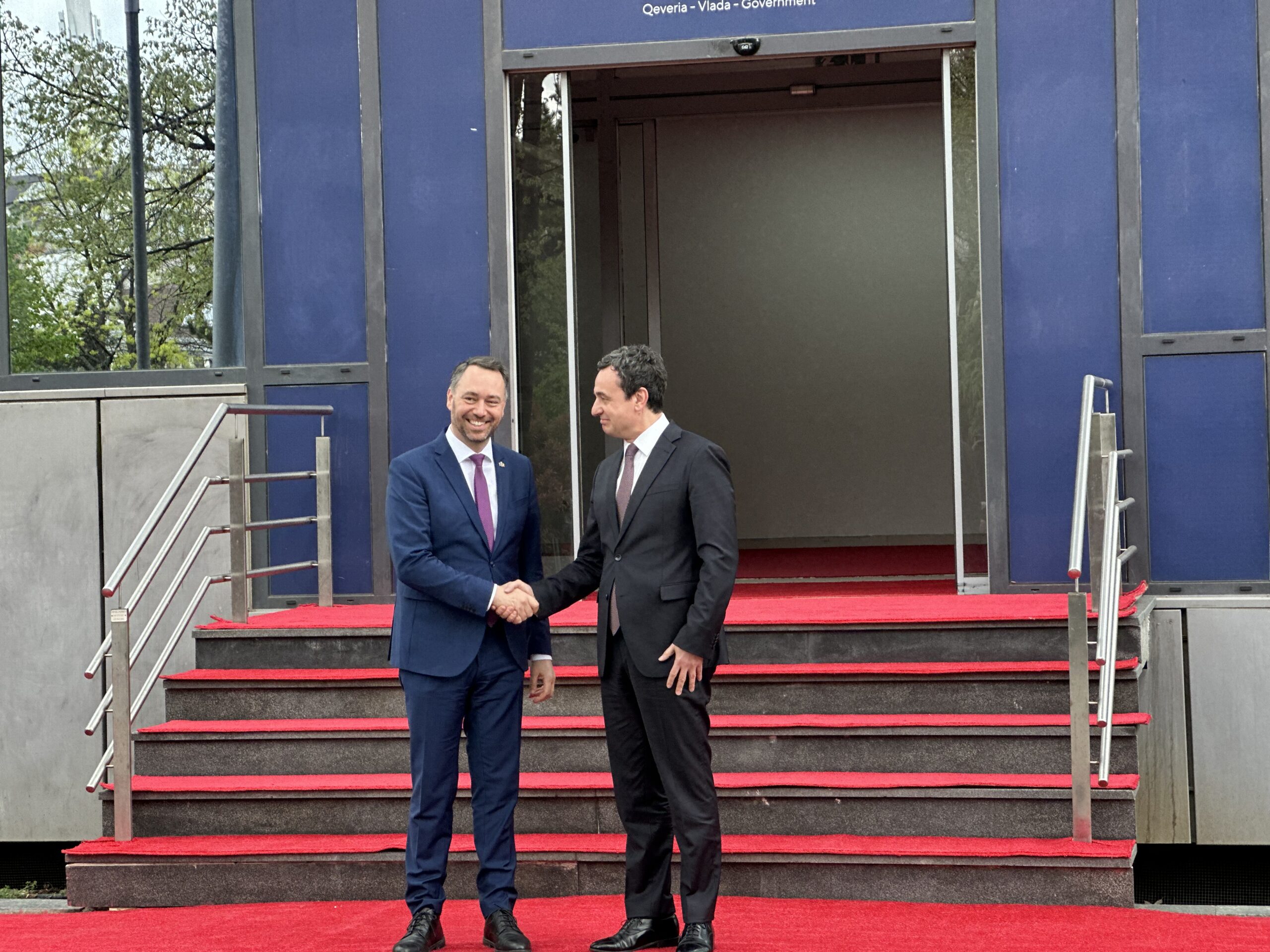 Kurti pret në takim zv kryeministrin belg