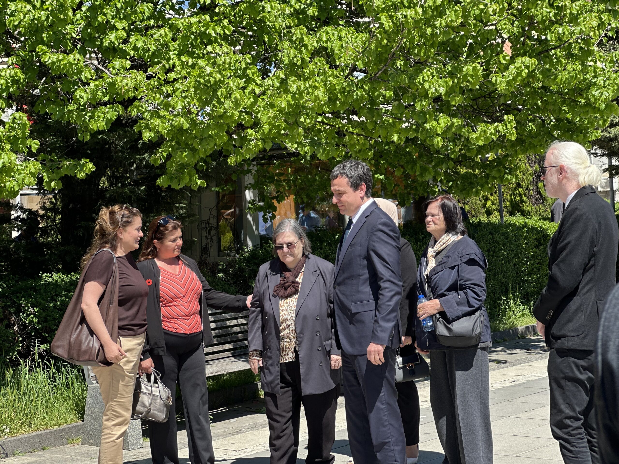 Kurti i bën thirrje bashkësisë ndërkombëtare t’i bëjë trysni Serbisë për të zbardhur fatin e të zhdukurve