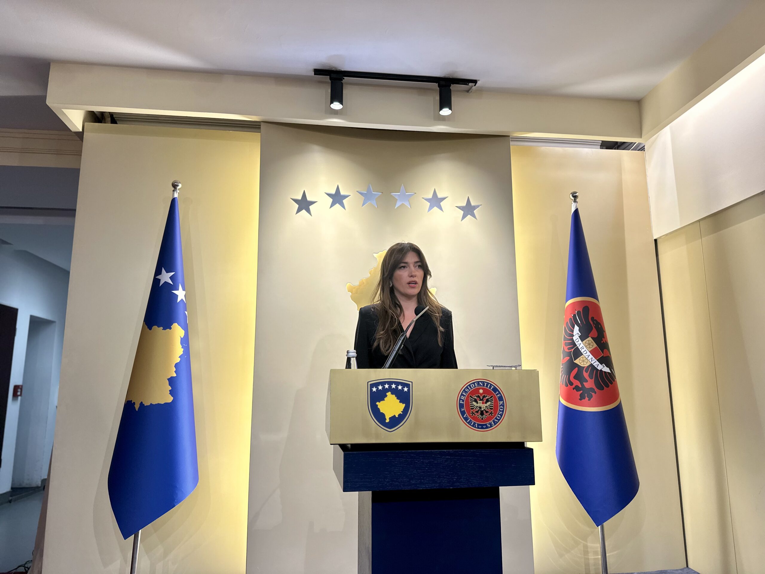 haxhiu-flet-per-levizjet-ne-sherbimet-diplomatike-jane-bere-8-emerime-3-lirime-nga-detyra-dhe-2-riorganizime