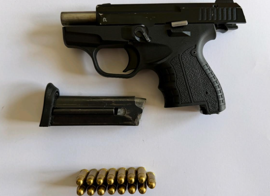 Përleshje fizike në Doganaj të Ferizajt, Policia sekuestron një pistoletë dhe 15 fishekë