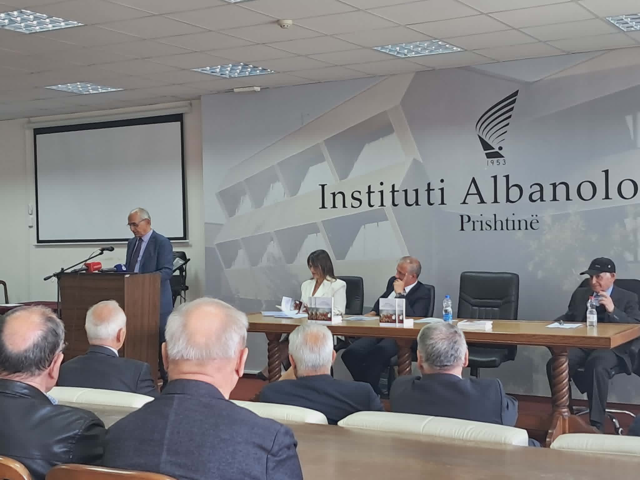 Promovohet ribotimi i librit për protestat e vitit 1992 për mbrojtjen e shkollës shqipe