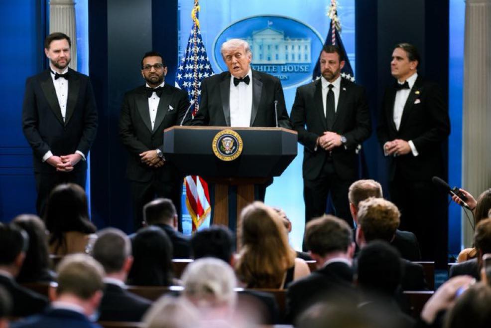 Trump e quan të dyshuarin për sulmin në darkën e shtypit “djalë të sëmurë”