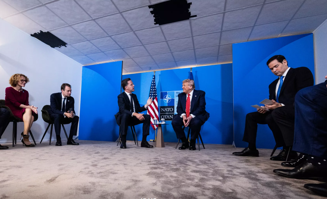 Reuters: A mund ta tërheqë presidenti Trump SHBA-në nga NATO-ja?