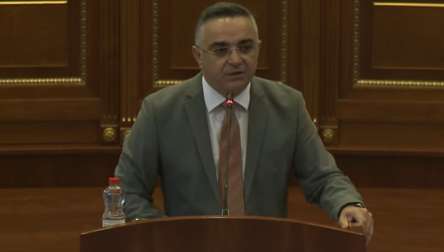 Tahiri i AAK-së i bën thirrje Qeverisë që t’i kompensojë ushtarët e FSK-së për orët shtesë