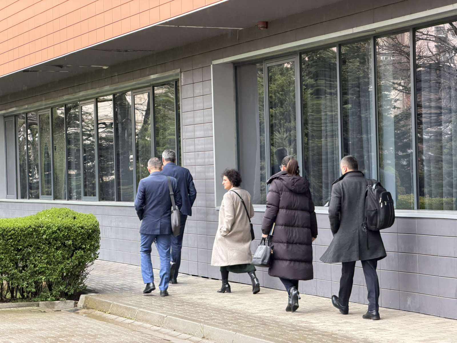 Dështon mbledhja e Komisionit për Ekonomi, Bordi i ZRRE-së nuk arrin të raportojë para deputetëve