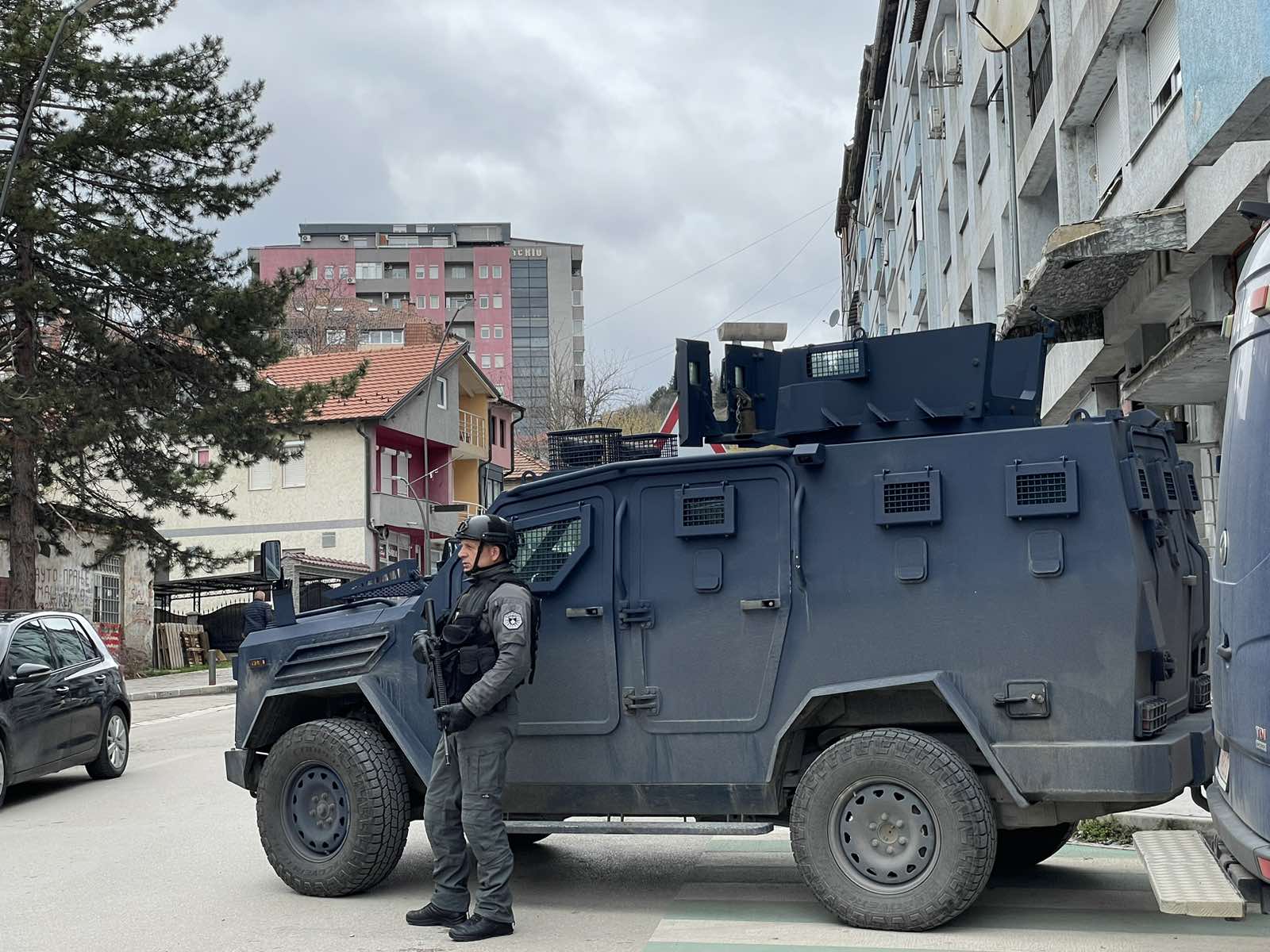 Gjetja e granatës në Mitrovicë të Veriut, Policia po heton rastin (VIDEO)