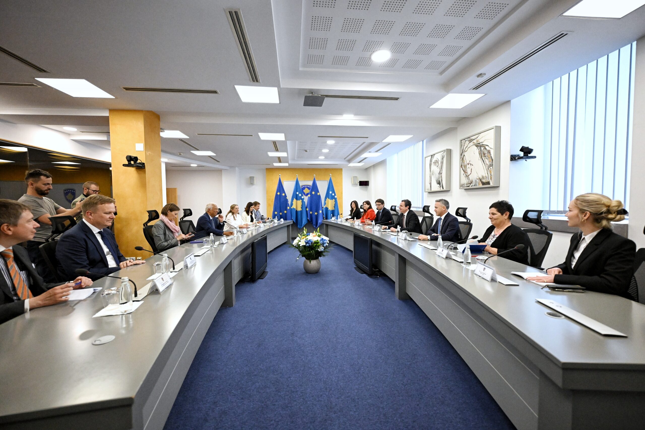 Edhe emisari për Dialog ishte në takimet e Costas me liderët e shtetit